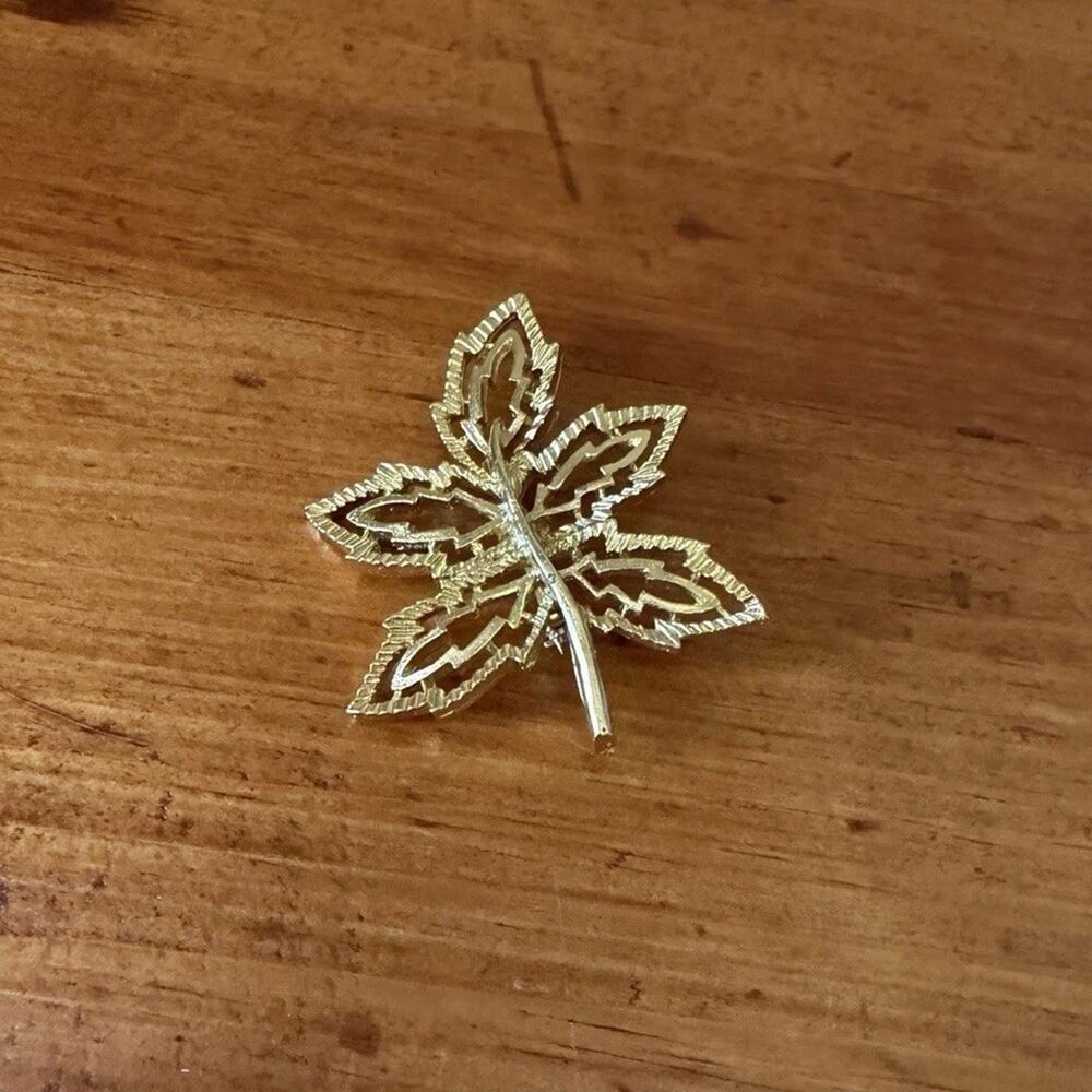 Vintage Gerry’s Maple Leaf Brooch Signed Gold Tone Openwork Fall Leaf Pin